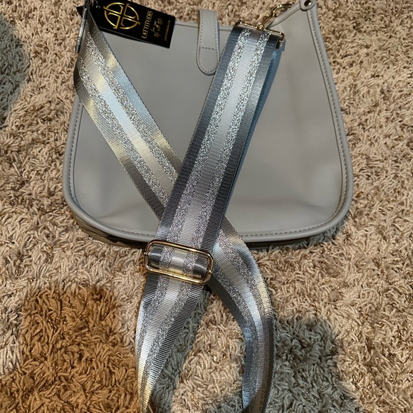 Handbags - NWT messenger cross body bag.